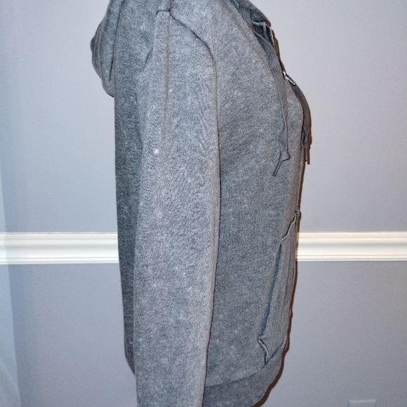 Full zip - Picture 7 of 9